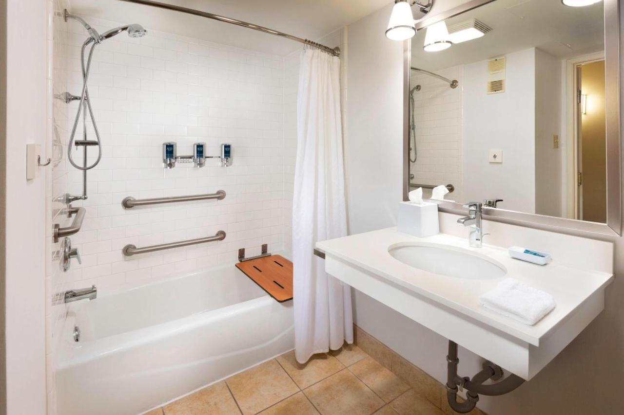 Doubletree By Hilton Manhattan, Ks Luaran gambar
