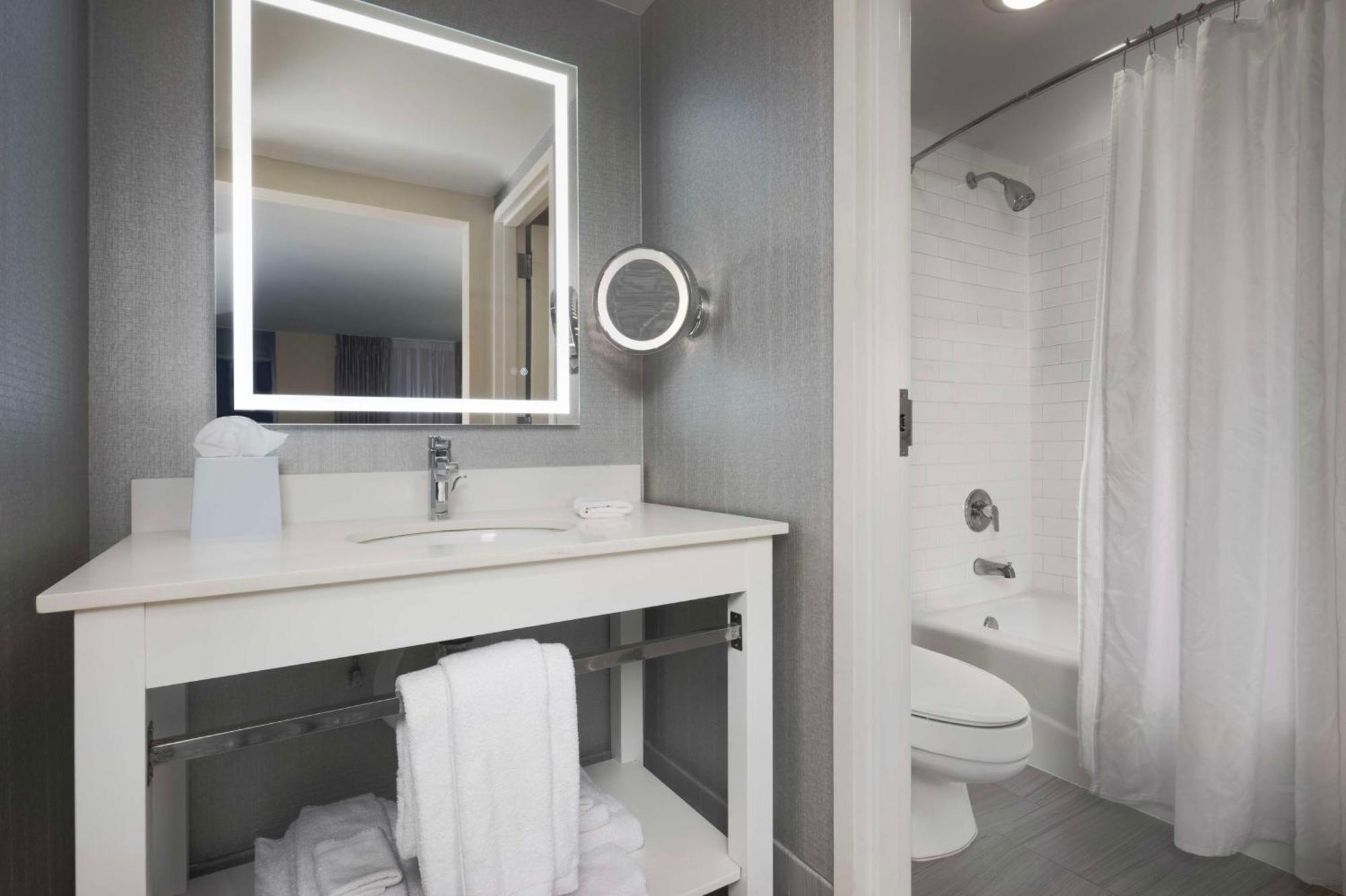 Doubletree By Hilton Manhattan, Ks Luaran gambar
