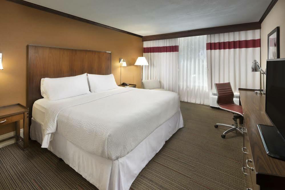 Doubletree By Hilton Manhattan, Ks Luaran gambar