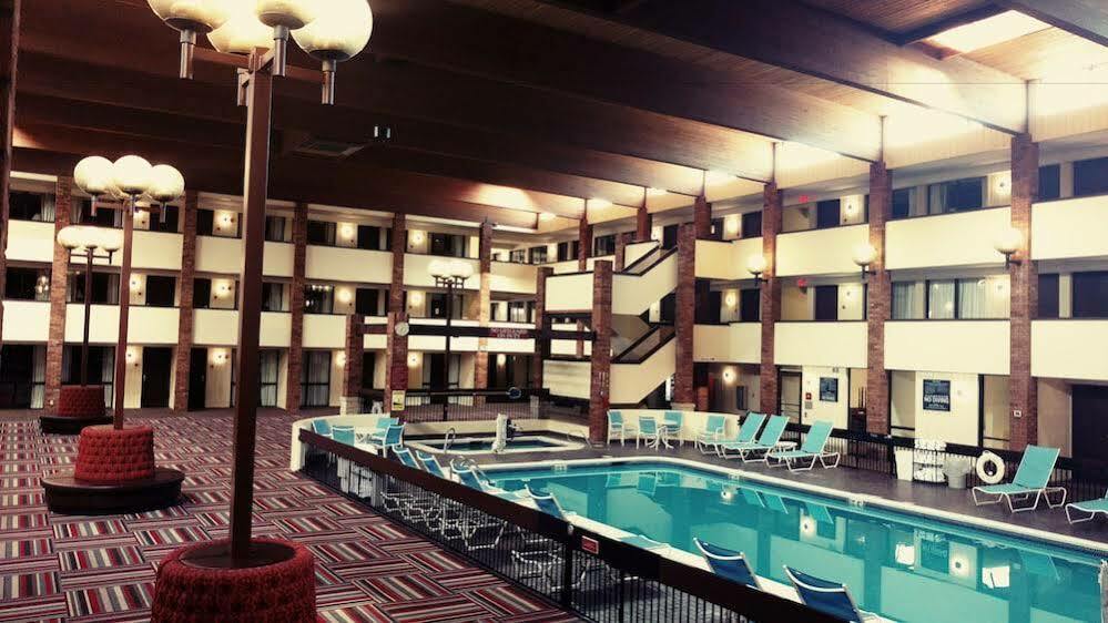 Doubletree By Hilton Manhattan, Ks Luaran gambar